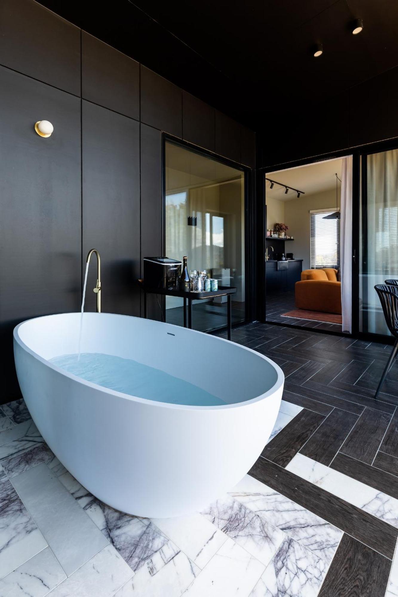 Wherewithal Luxury Suites Carlton Kültér fotó